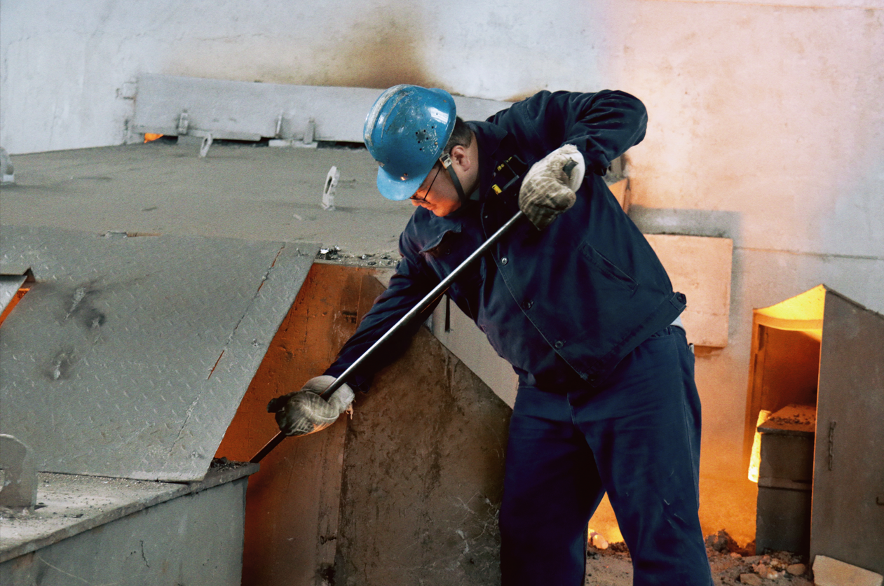 熔爐熱浪中的鋼鐵堅守 熔爐熱浪中的鋼鐵堅守