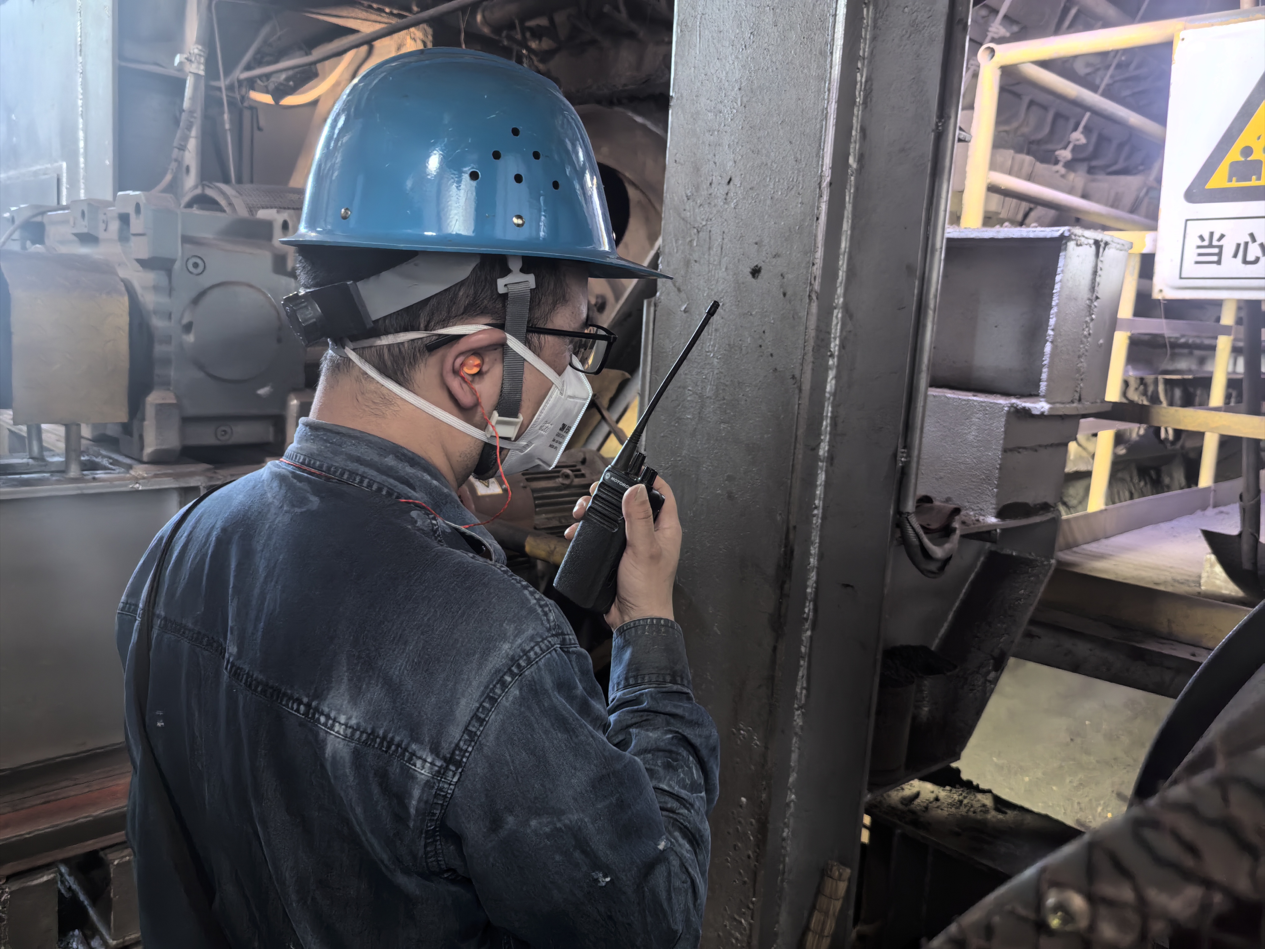 “蒸”戰酷暑高溫,“汗”守生產防線 “蒸”戰酷暑高溫,“汗”守生產防線