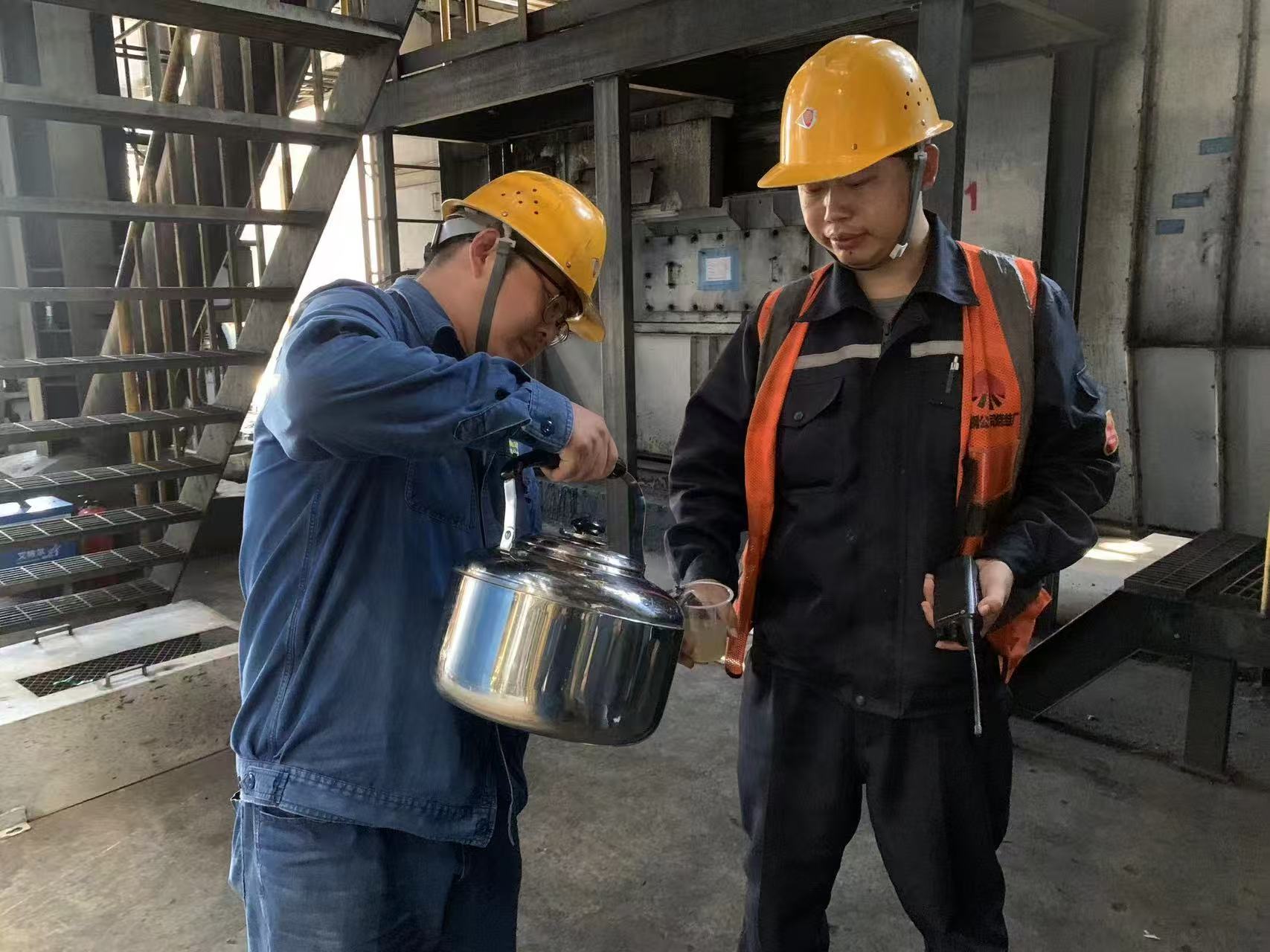 戰(zhàn)高溫,筑防線 打好防暑保產(chǎn)“保衛(wèi)戰(zhàn)” 戰(zhàn)高溫,筑防線 打好防暑保產(chǎn)“保衛(wèi)戰(zhàn)”