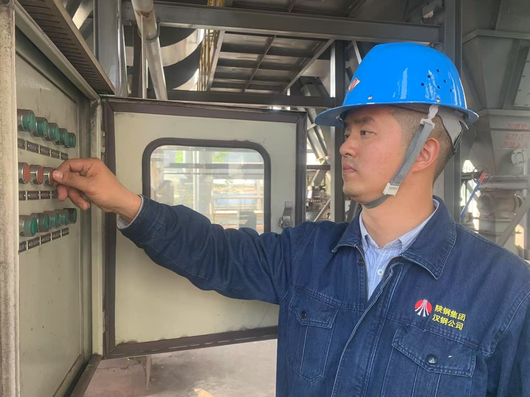 三色協(xié)奏,奏響鋼城奮斗最強(qiáng)音 三色協(xié)奏,奏響鋼城奮斗最強(qiáng)音