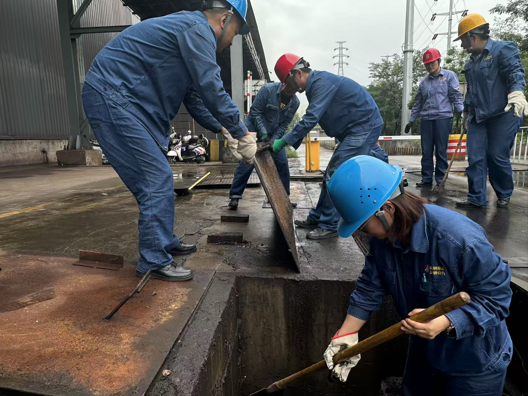 她們用毫厘,刻寫精準的芳華 她們用毫厘,刻寫精準的芳華