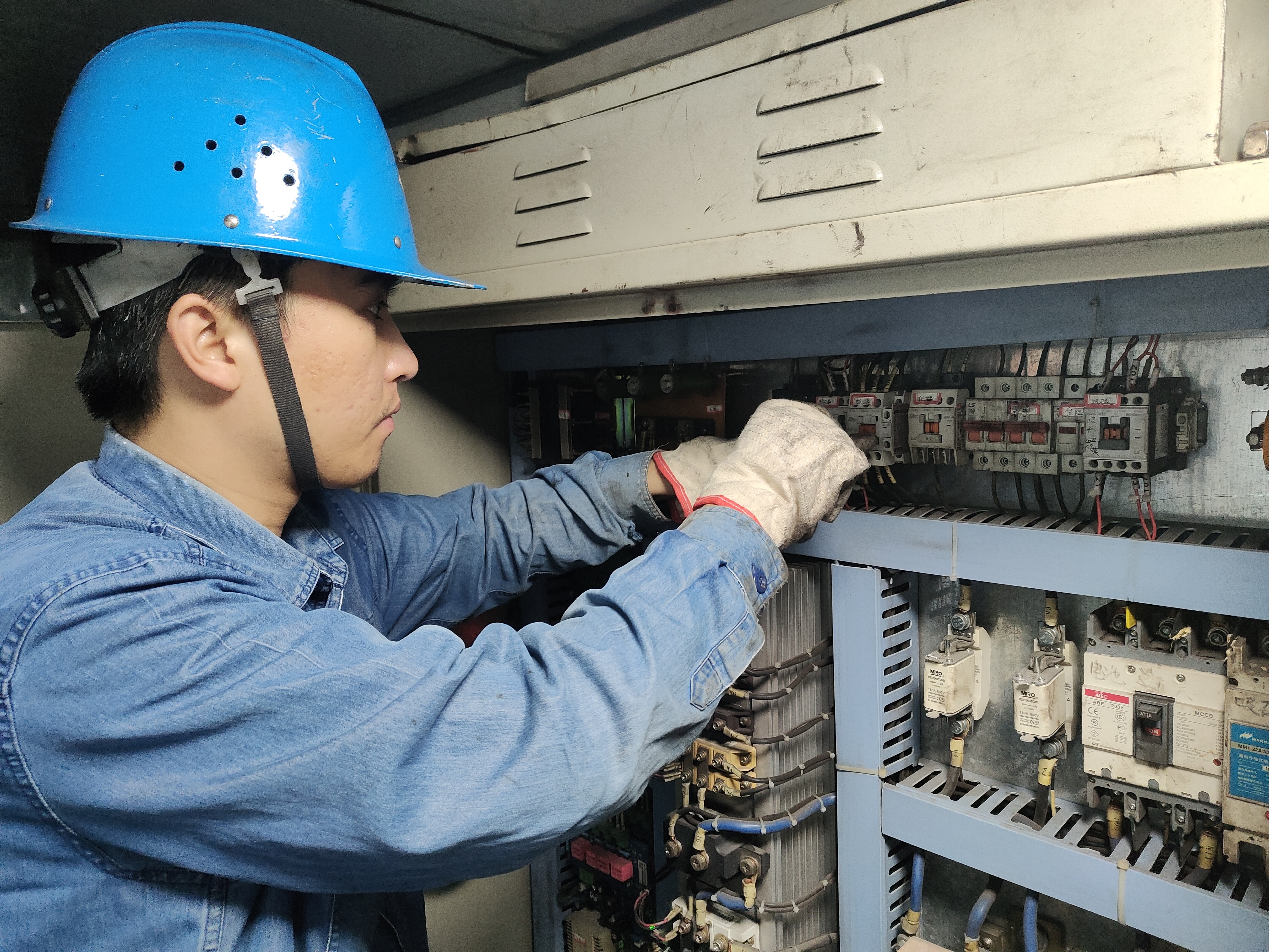 ���iһ��(g��)늹��ĳ��L(zh��ng)�ܴa