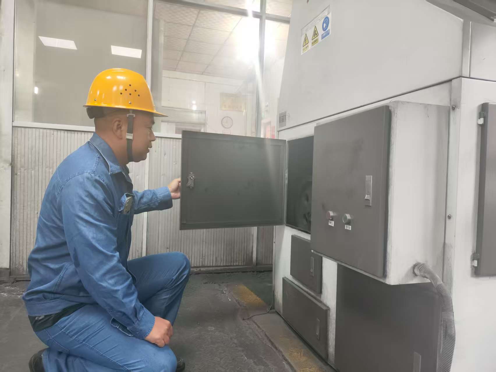 穿上工裝仍然是個“兵” 穿上工裝仍然是個“兵”