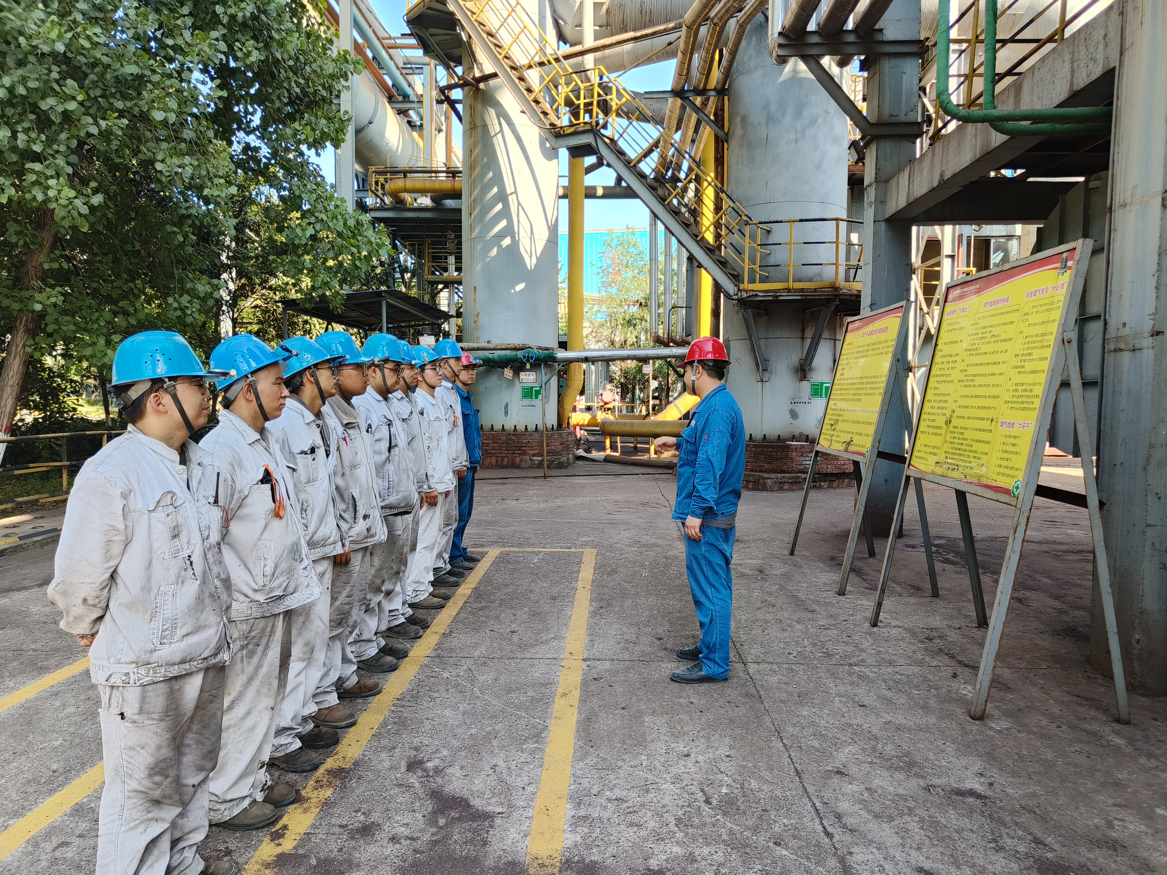 “細針密縫”繡好百日安全“平安錦” “細針密縫”繡好百日安全“平安錦”
