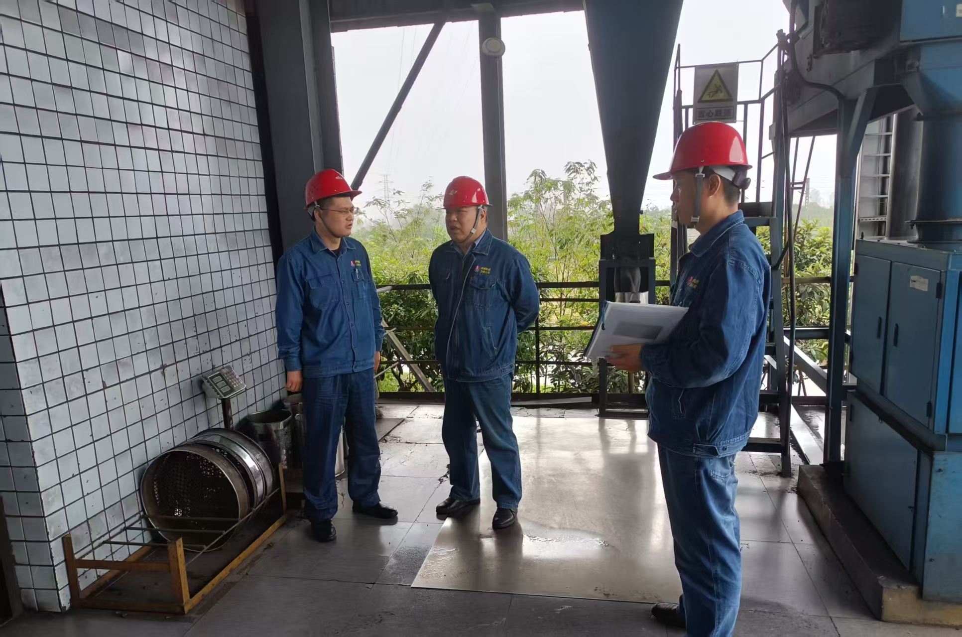 ����(zh��n)�l(f��)��    ���i��ȫ���a(ch��n)�����mȦ��