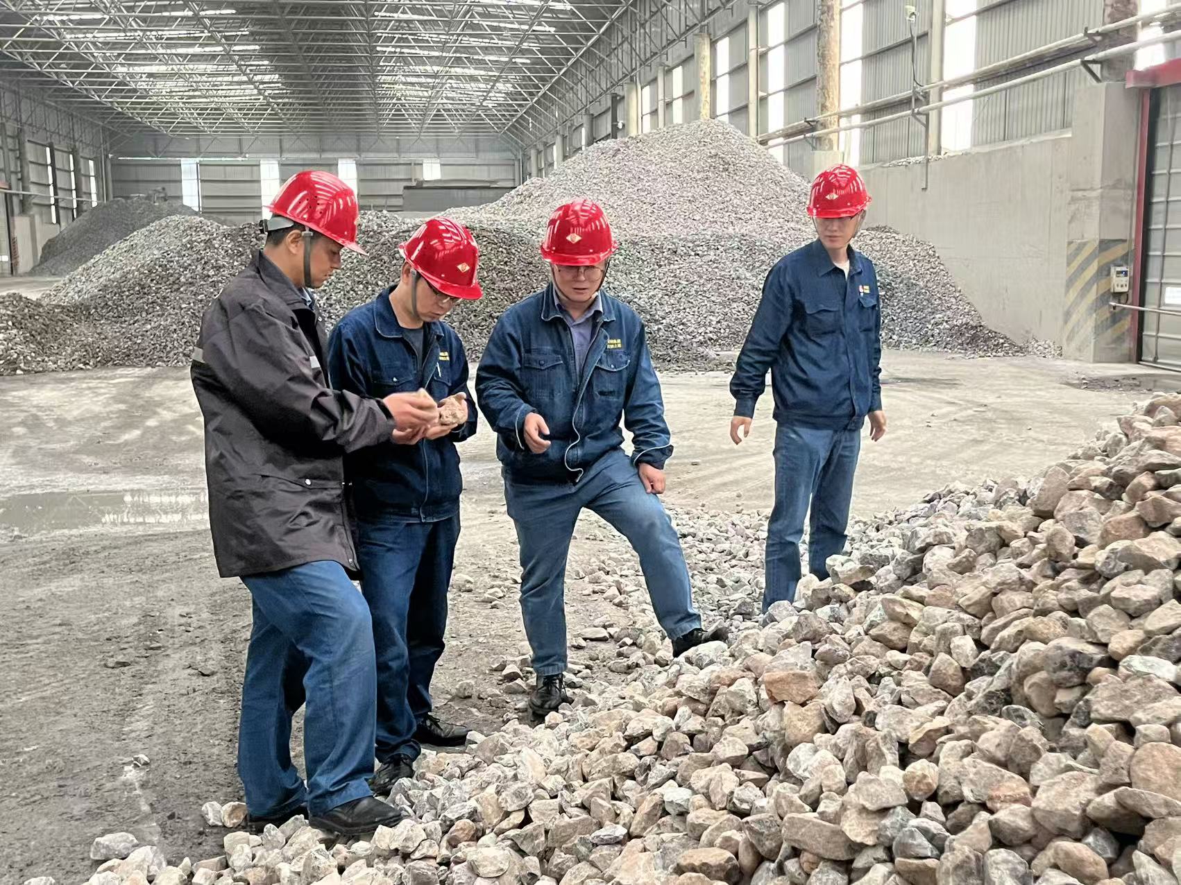 向質而生,向新而行——漢鋼公司2025年“質量月”活動紀實 向質而生,向新而行——漢鋼公司2025年“質量月”活動紀實