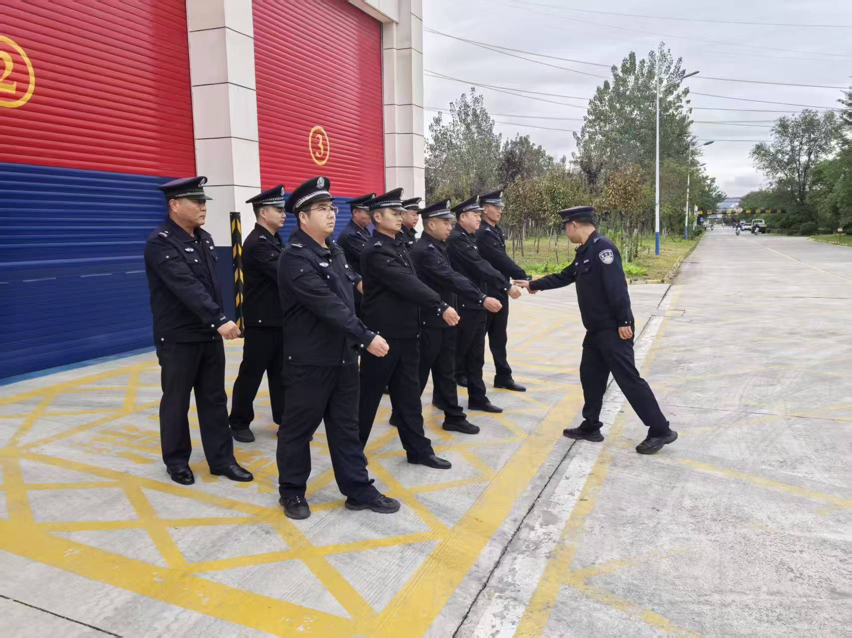 隊列訓練淬精兵，嚴紀塑形提形象