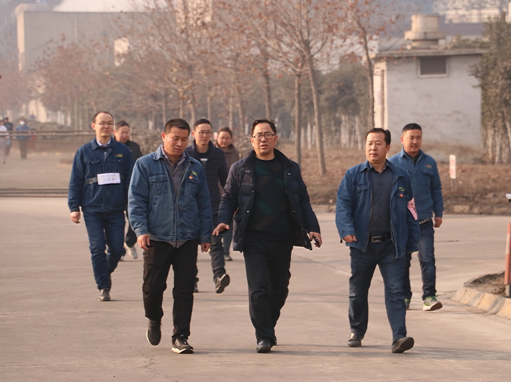 公司干部職工參加集團“萬人健走迎新年”活動 公司干部職工參加集團“萬人健走迎新年”活動