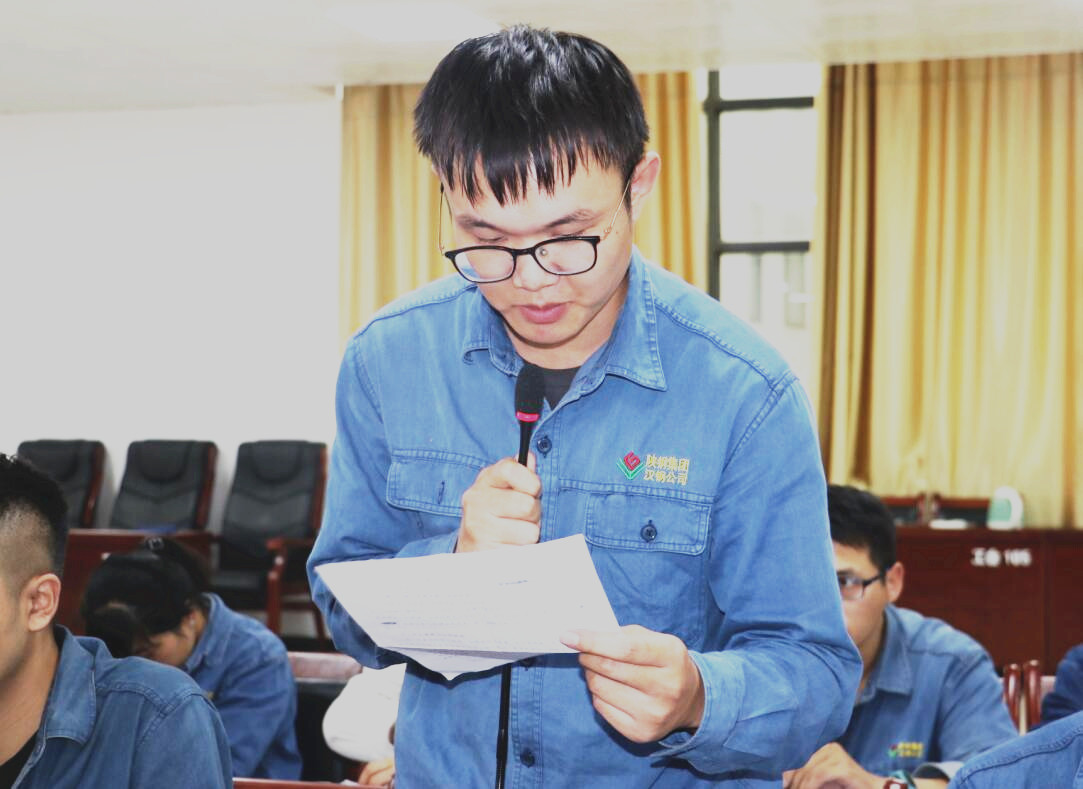 【公司新聞】公司召開(kāi)“喜迎雙節(jié) 共建鋼城”新招錄大學(xué)生座談會(huì) 【公司新聞】公司召開(kāi)“喜迎雙節(jié) 共建鋼城”新招錄大學(xué)生座談會(huì)