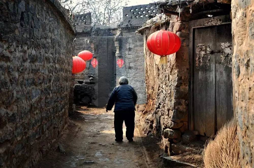 ��䓳���Է��Ů������  ��ĸ�t��