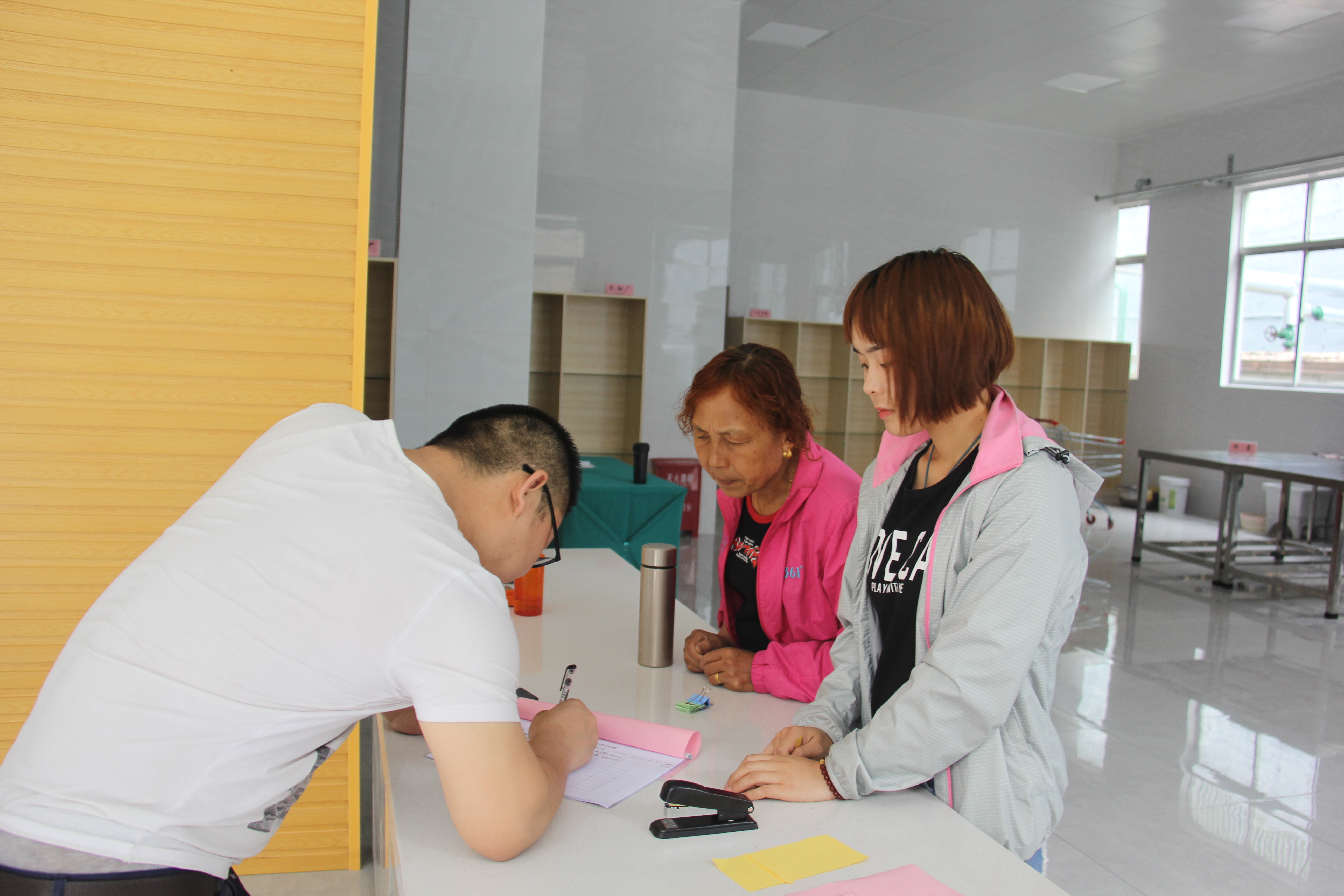 【基層動態(tài)】公司洗衣中心6月15日起試運行 【基層動態(tài)】公司洗衣中心6月15日起試運行