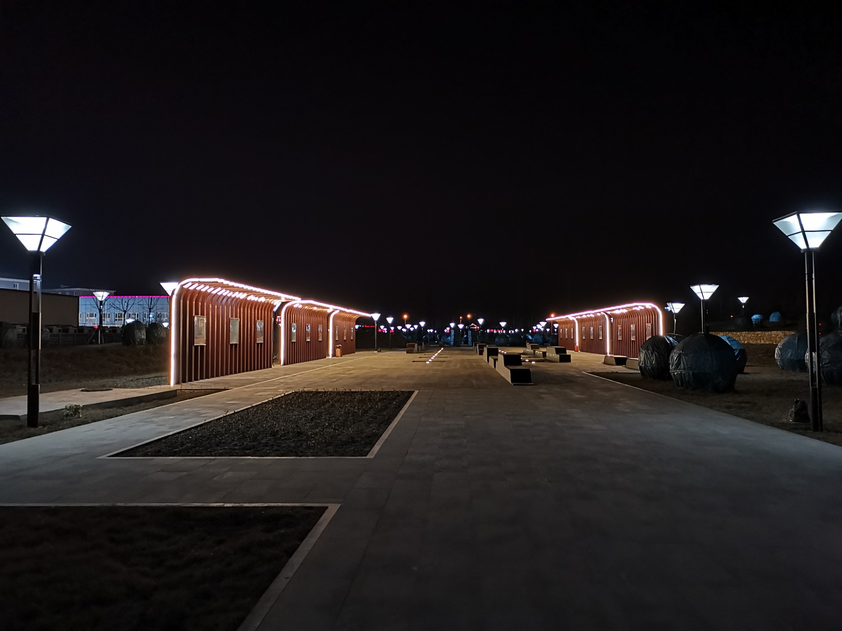 【鋼城文苑】黑暗里的“不夜城” 【鋼城文苑】黑暗里的“不夜城”