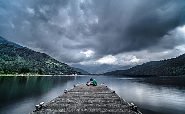 【鋼城文苑】活在當下 【鋼城文苑】活在當下