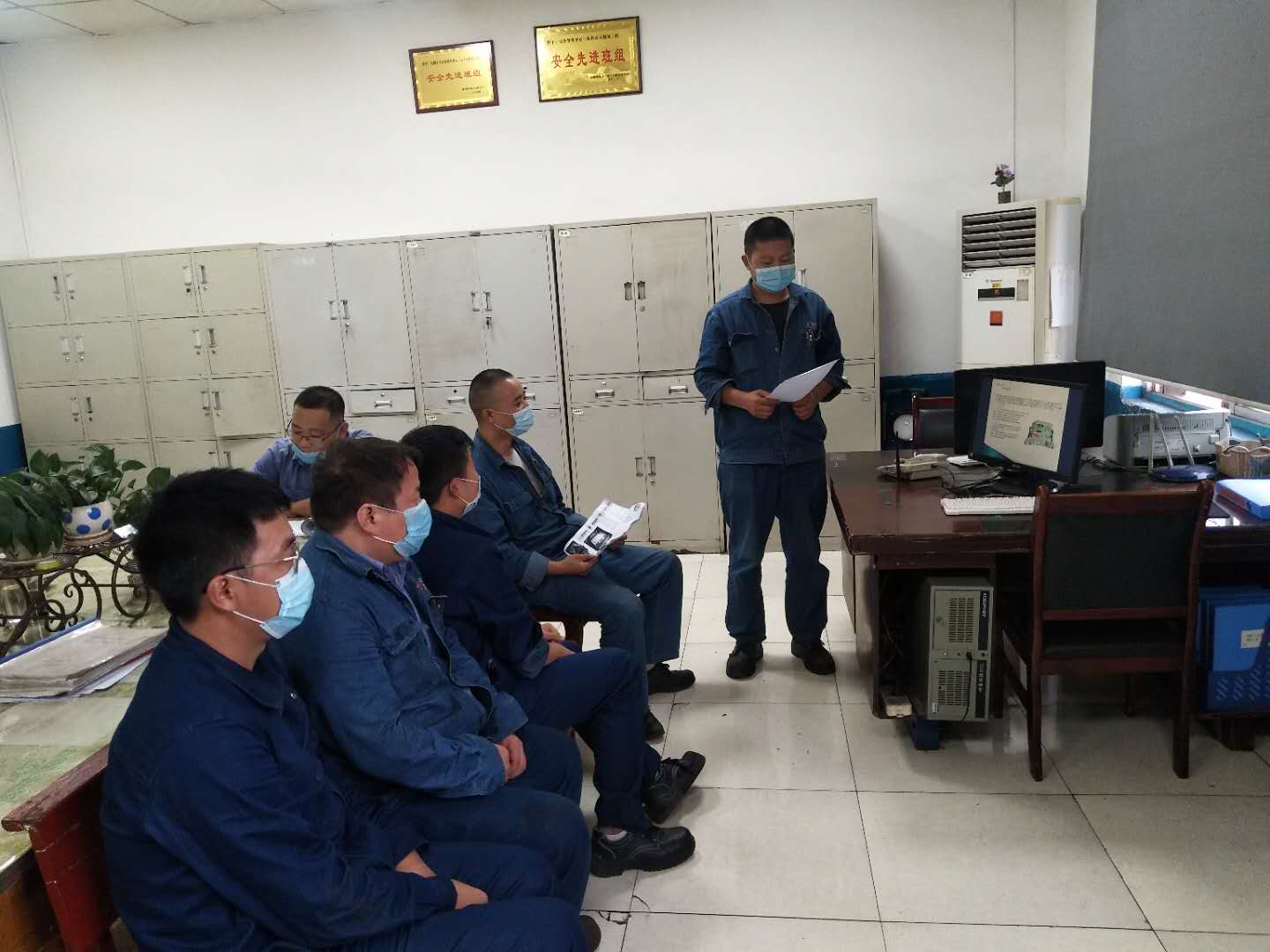 �������  ���T��ȫ���a����