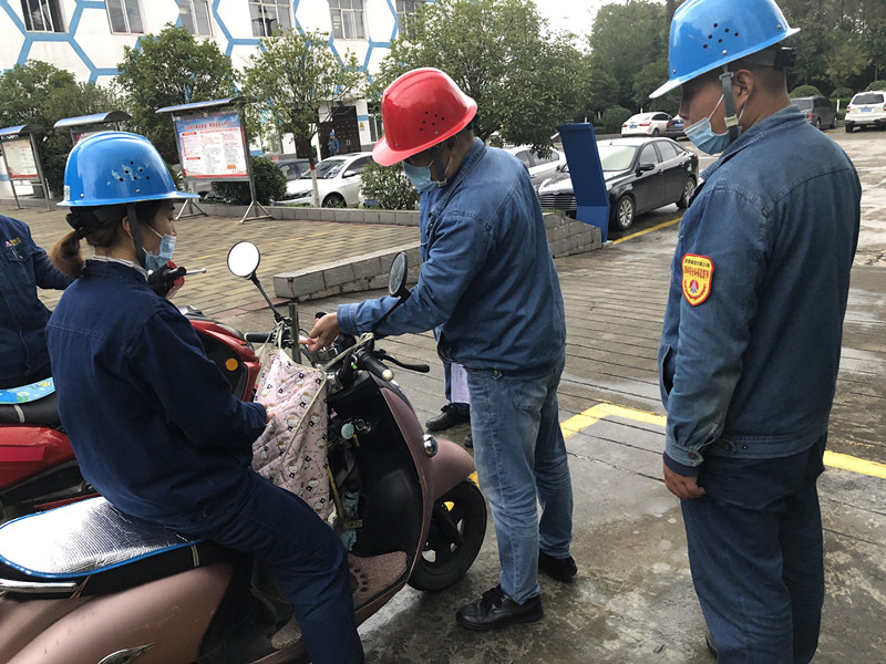 嚴(yán)抓細(xì)管 織密 “安全網(wǎng)” 嚴(yán)抓細(xì)管 織密 “安全網(wǎng)”