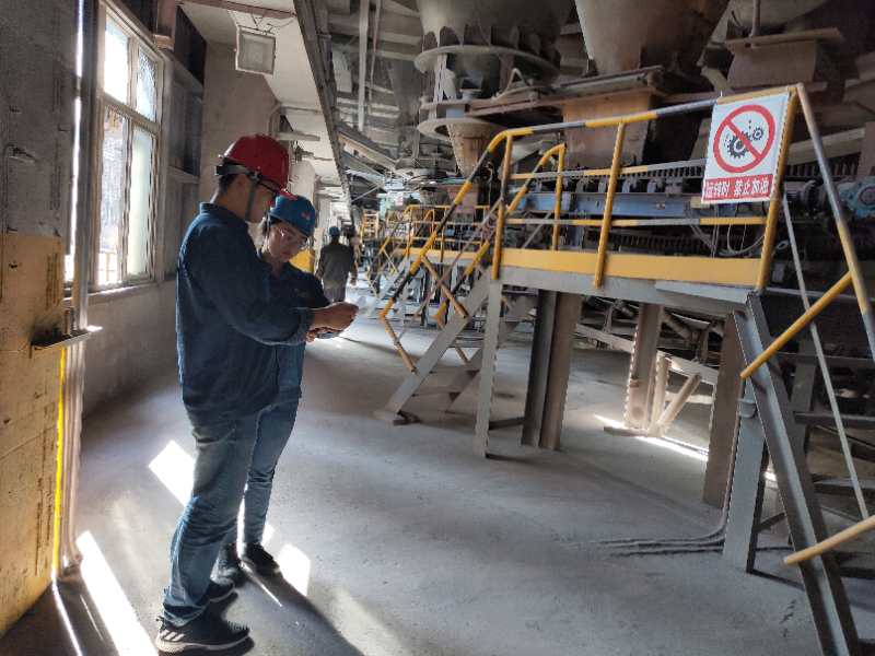 【先進風采】默默奉獻不言苦,愛崗敬業有擔當 ——陜鋼集團優秀共產黨員 馬鋒 【先進風采】默默奉獻不言苦,愛崗敬業有擔當 ——陜鋼集團優秀共產黨員 馬鋒