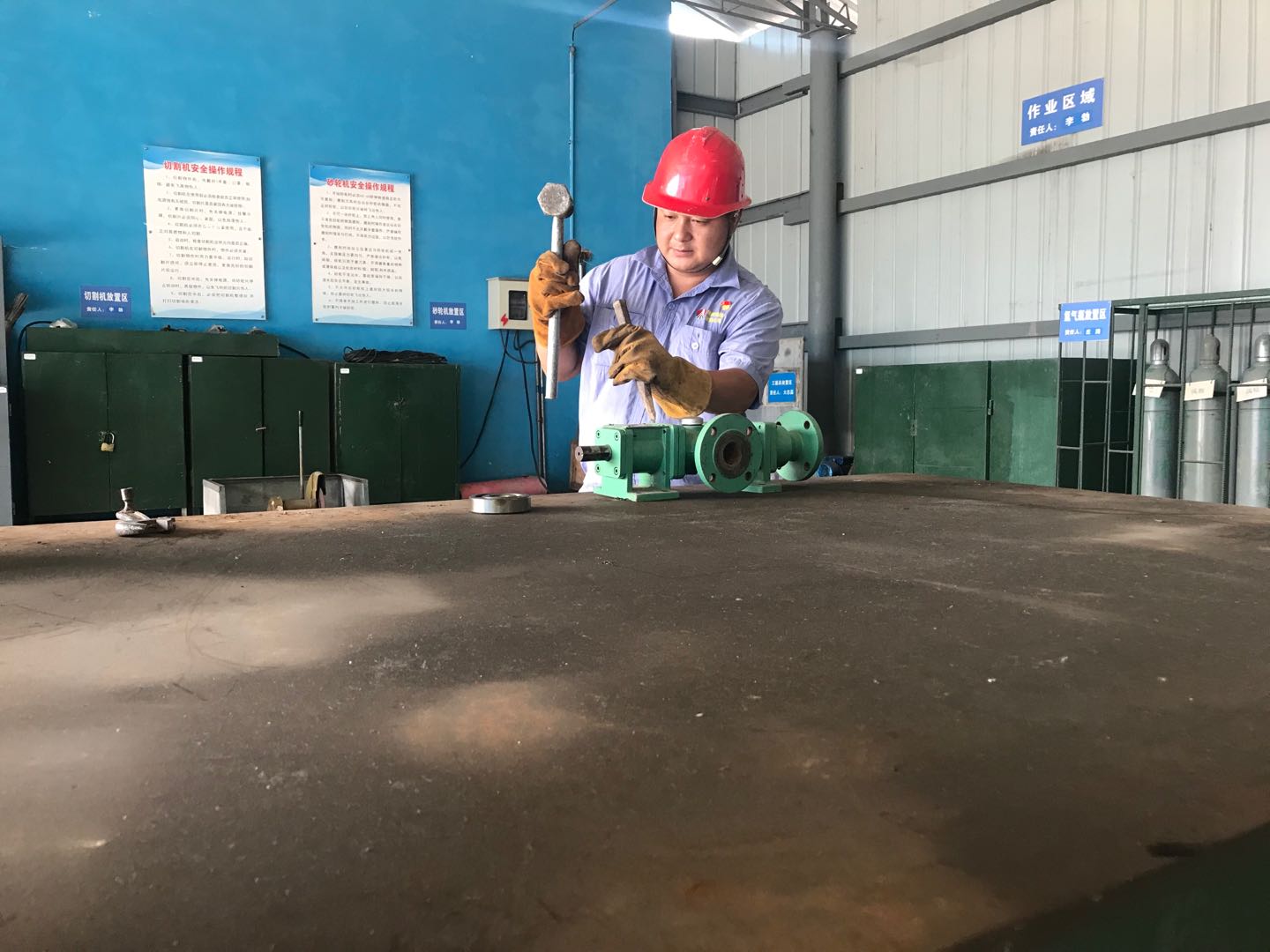 【星耀鋼城】守初心、勇?lián)?dāng),用實(shí)際行動(dòng)讓黨徽閃耀光芒—記陜鋼集團(tuán)漢鋼公司“優(yōu)秀共產(chǎn)黨員” 【星耀鋼城】守初心、勇?lián)?dāng),用實(shí)際行動(dòng)讓黨徽閃耀光芒—記陜鋼集團(tuán)漢鋼公司“優(yōu)秀共產(chǎn)黨員”