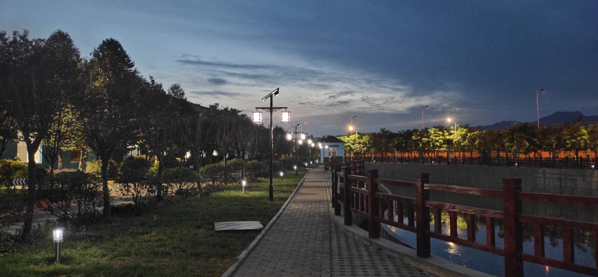 ��䓳���Է������F(xi��n)����䓳ǣ�ͬ�L�Gɫ�Ї���